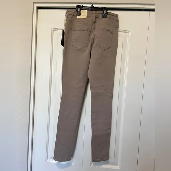 Universal Thread | Women's Mid-Rise Skinny Jeans NWT - Picture 3 of 4